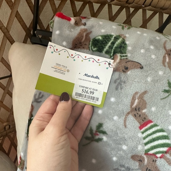 🐶 Christmas Dog Blanket +FREE GIFT! - Picture 4 of 5